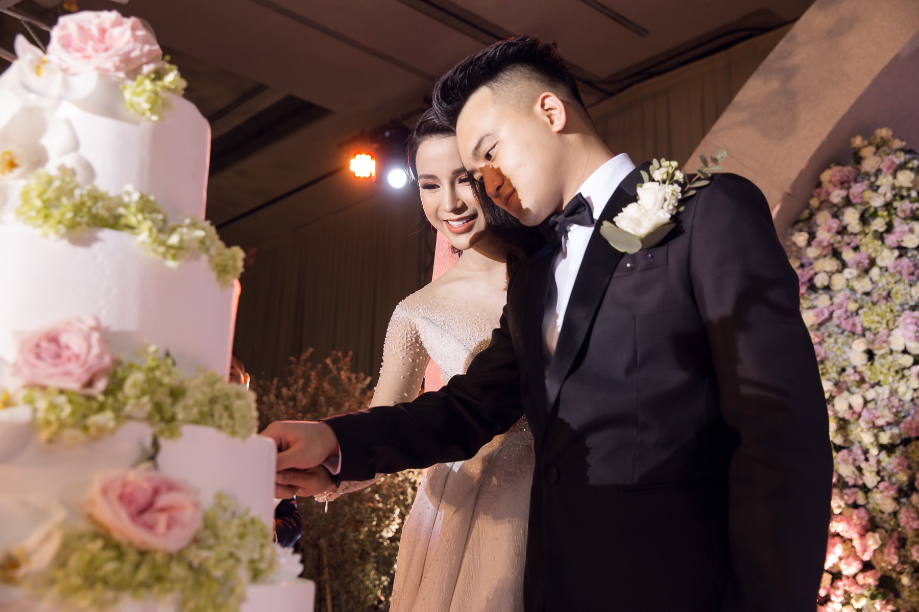 Diệp Lâm Anh xinh đẹp rạng rỡ, chính thức về chung nhà với bạn trai thiếu gia